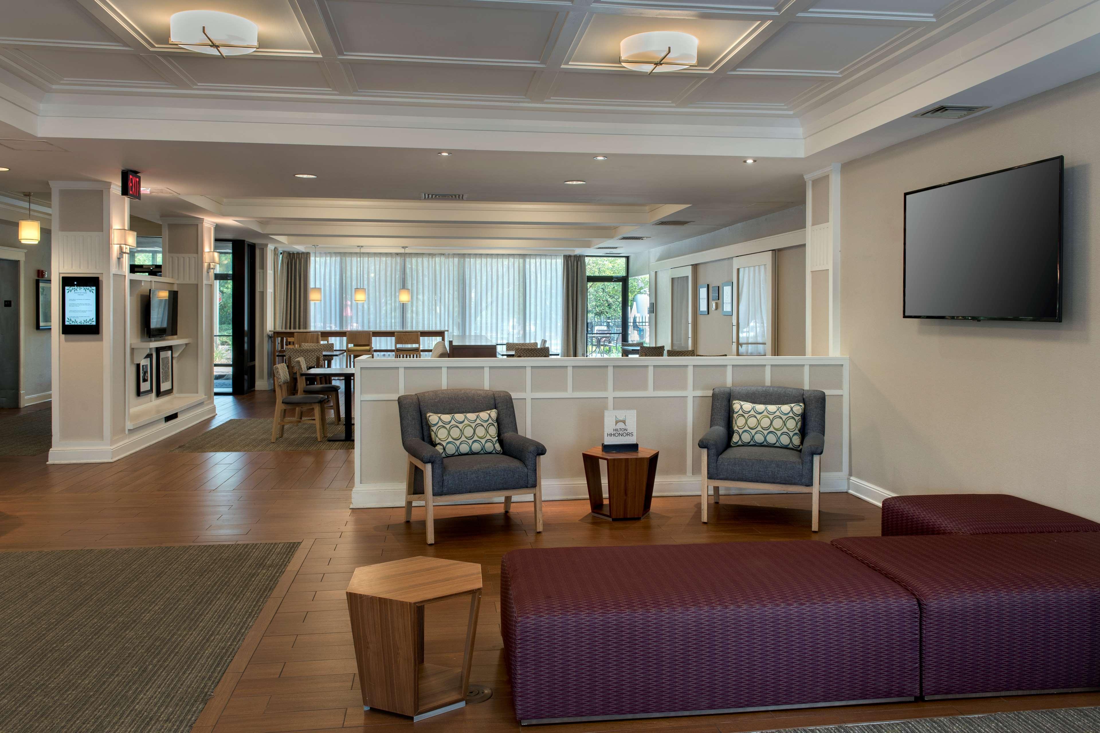 Hampton Inn Мидлтаун Экстерьер фото