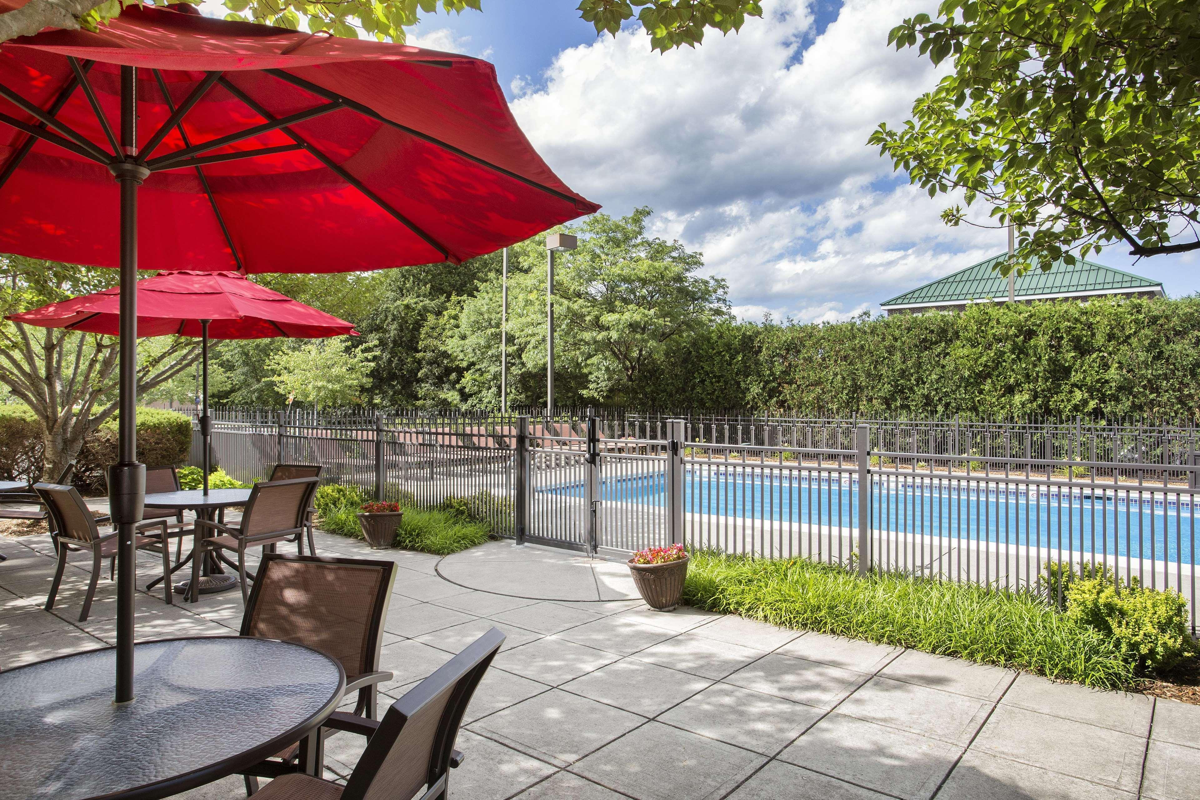 Hampton Inn Мидлтаун Экстерьер фото