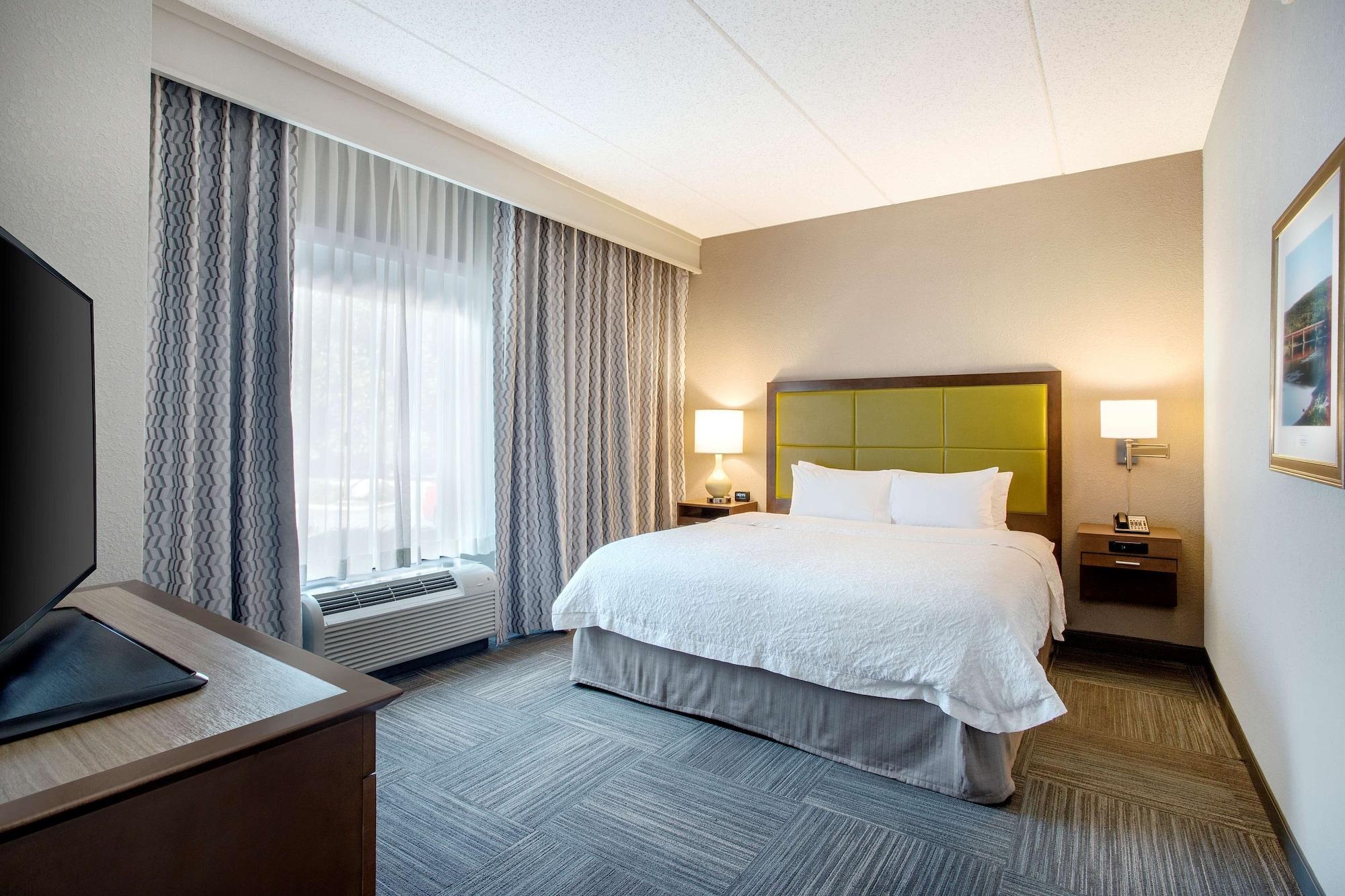 Hampton Inn Мидлтаун Экстерьер фото