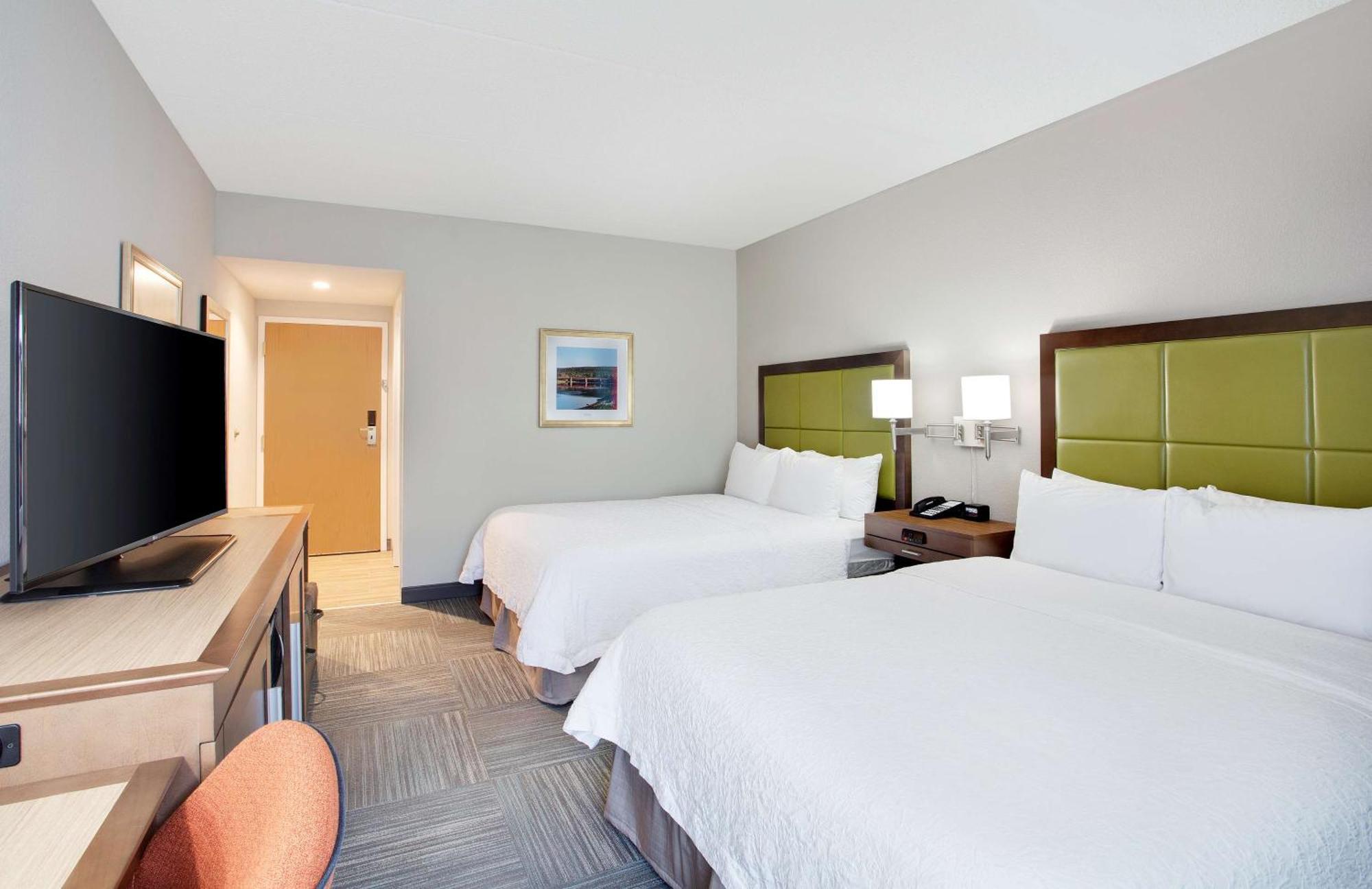 Hampton Inn Мидлтаун Экстерьер фото