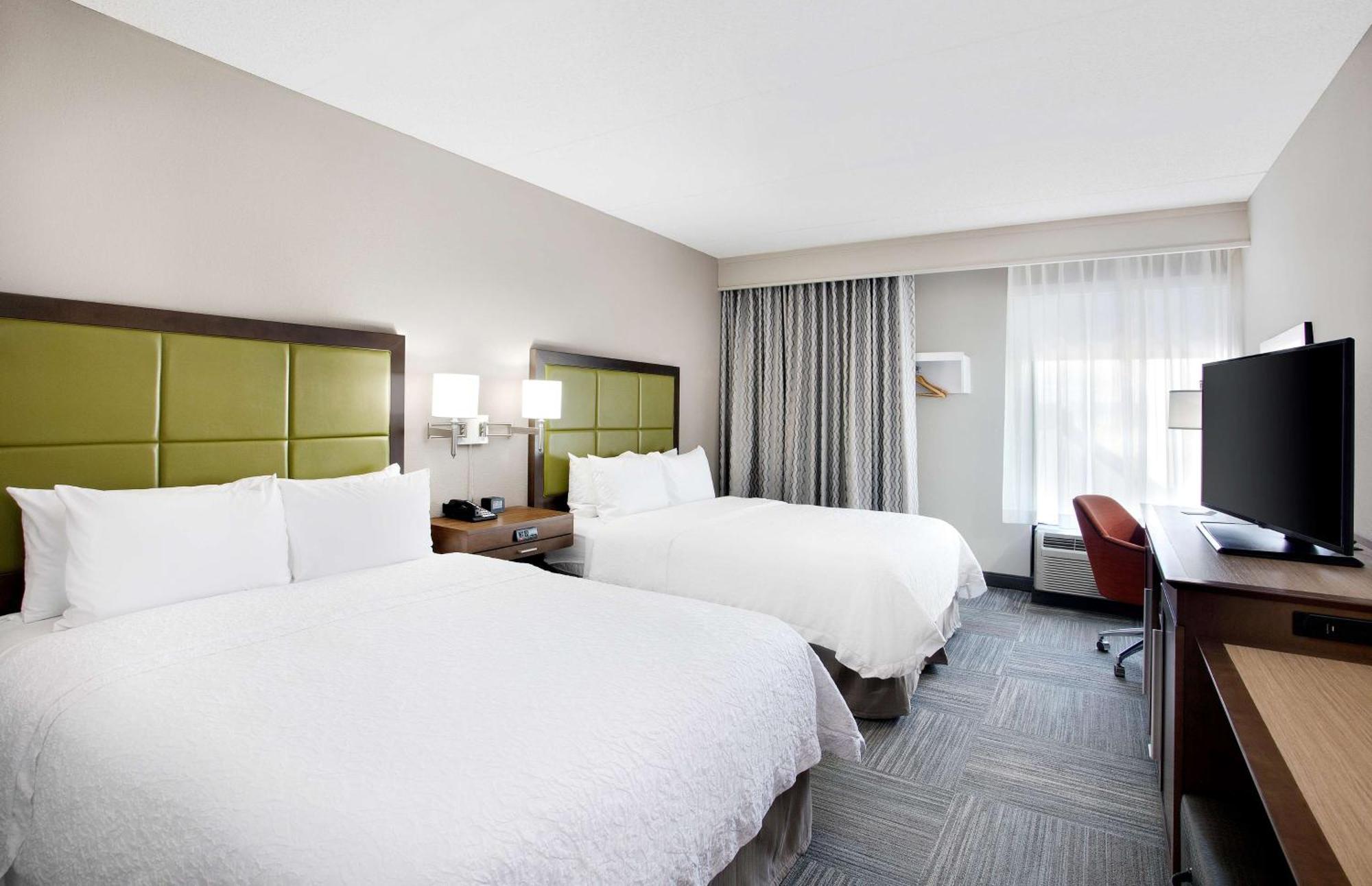 Hampton Inn Мидлтаун Экстерьер фото