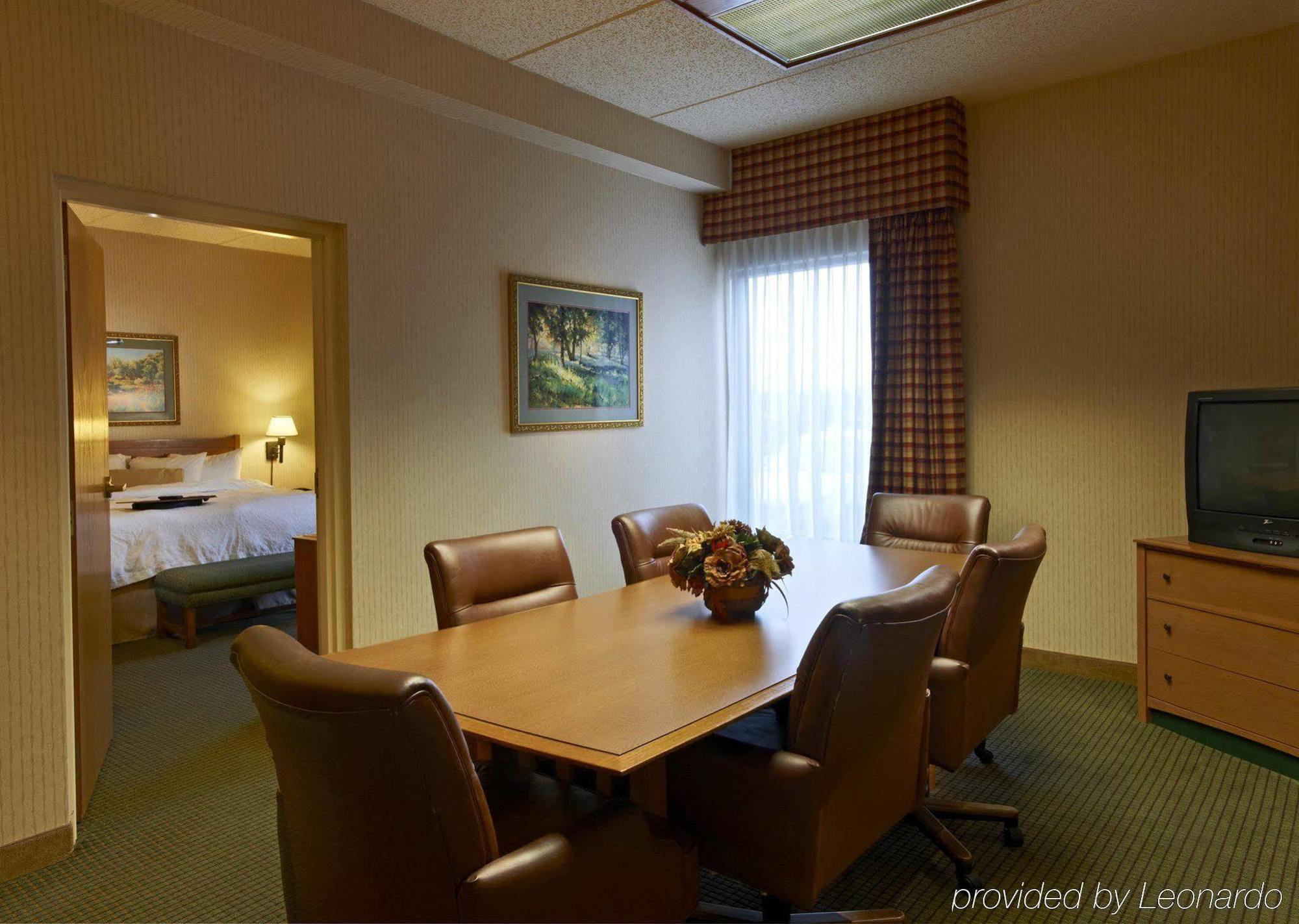 Hampton Inn Мидлтаун Номер фото