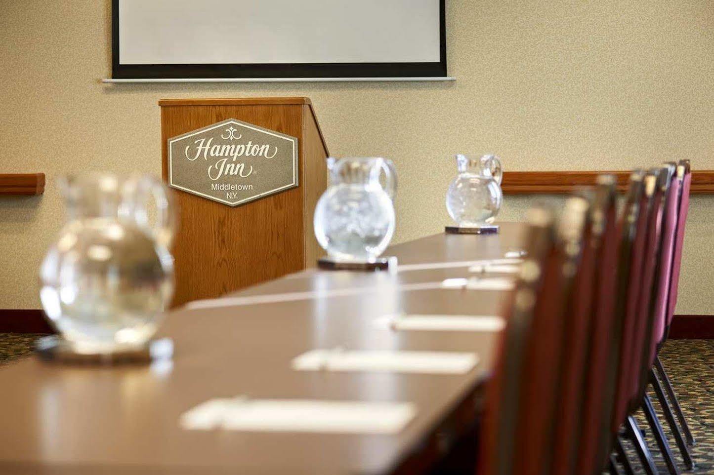 Hampton Inn Мидлтаун Экстерьер фото