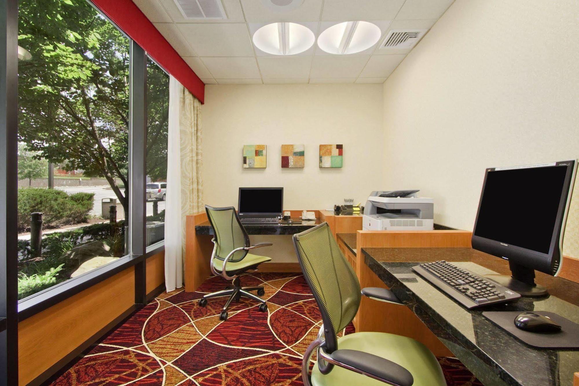 Hampton Inn Мидлтаун Экстерьер фото