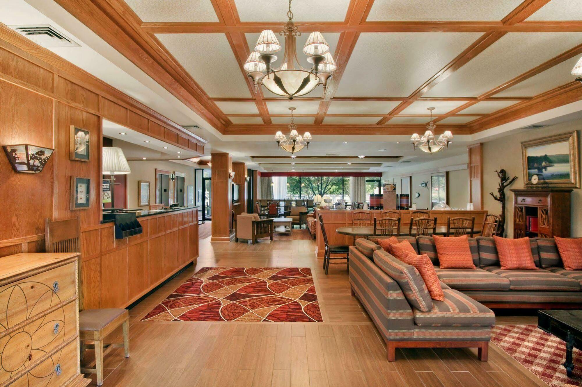 Hampton Inn Мидлтаун Экстерьер фото